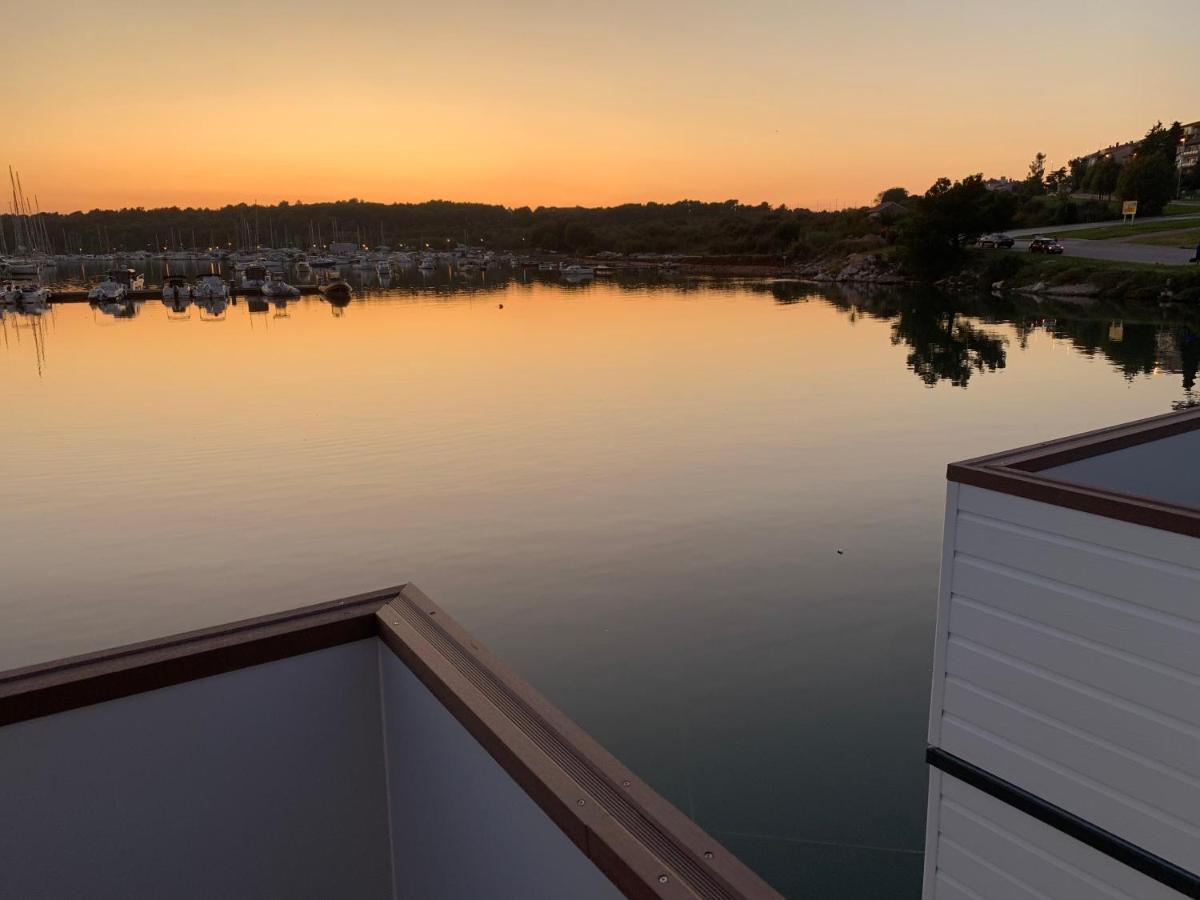 Willa Floating House - Arena 2 Pula Zewnętrze zdjęcie